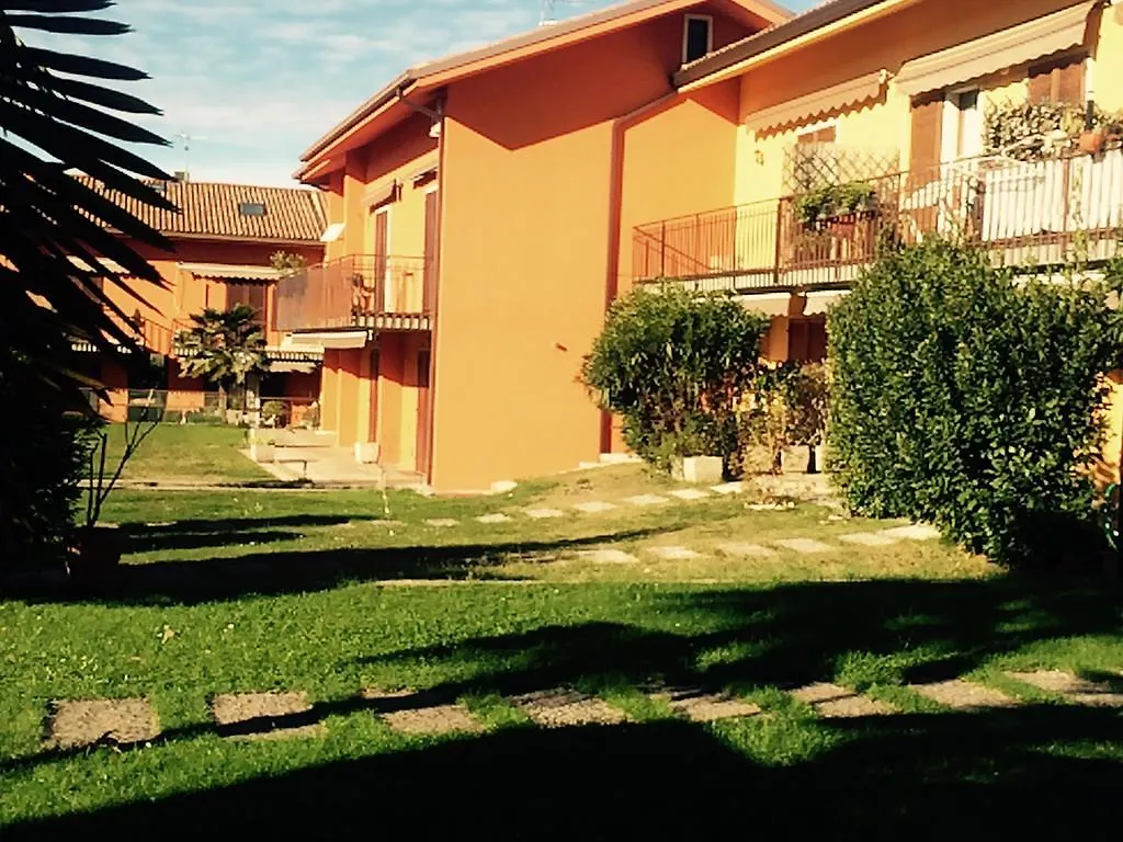 Apartment Appartamento Dei Salici Lazise Italy
